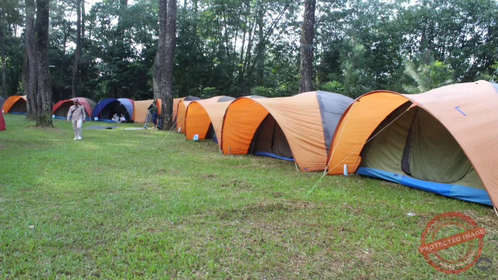 Temukan Tempat Camping di Sentul terbaik dengan akses mudah & bebas macet! Nikmati serunya Trekking, Outbound, Gathering, dan Fun Games.